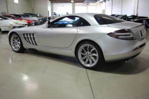 Mc-La-ren SLR 2023 Usado en Excelentes Condiciones, SUV Cpe de 5 Puertas, Híbrido de 5.5L, Automático de 6 Velocidades, Cuero Oscuro, Techo Solar Panorámico Izquierdo - Product Image 5