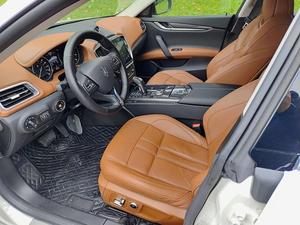 Livraison mondiale pour voitures d'occasion certifiées Maserati Ghibli 2020 3.0T édition standard en parfait état - Product Image 4