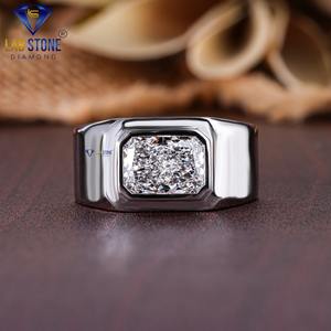 3,01 TDW Anillo de oro blanco con diamantes de corte radiante de Lab-Stone/Irradiate Elegance, Shine Bright/Color a la hora de hacer el pedido - Product Image 1