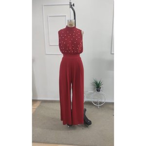 Mono largo brillante con cuello alto, sin mangas, adornado con perlas y cinturón para mujer, 35237 - Rojo - Product Image 4