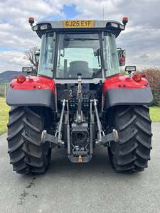 รถแทรกเตอร์มือสอง ปี 2022 ยี่ห้อ Massey Ferguson รุ่น 4710M 180 แรงม้า พร้อมคอนโซลเบาะคนขับและห้องโดยสาร อุปกรณ์สำหรับงานเกษตร - Product Image 4