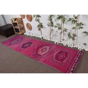 Alfombra Vintage Herki de 2.9x10.1 pies, Alfombra Turca de Lana con Diseño Floral Rosa - Product Image 2