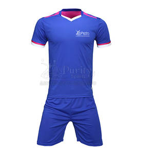 เสื้อฟุตบอลกางเกงขาสั้นเครื่องแบบนักบอลผ้าโพลีเอสเตอร์ชุด100% - Product Image 1
