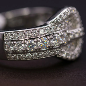 Anillo de diamantes de corte redondo graduado en oro blanco para hombre, elegante, de lujo, a la moda, regalo de joyería para boda - Product Image 5