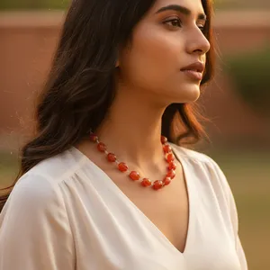 Collier élégant en argent 925 avec perles de corail, bijoux de mode pour femmes, forme géométrique, style col en V - Product Image 1
