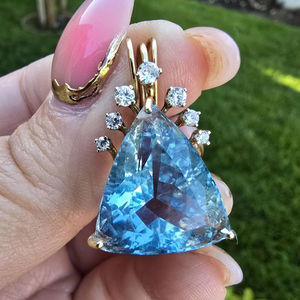 จี้เงินแท้ชุบทอง 925 ประดับด้วยบลูโทแพซ 15 กะรัต และเพชรขาวแบบคลัสเตอร์ เหมาะสำหรับเป็นของขวัญแต่งงานที่สมบูรณ์แบบ - Product Image 1