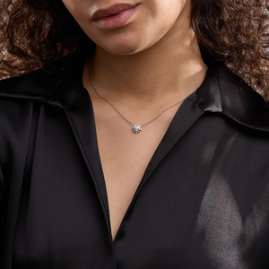 Colgante de Moda con Diamante Cultivado en Laboratorio de 1/3 CTW, Diseño de Copo de Nieve, con Cadena Ajustable, Oro de 14K, Collar de Diamantes Brillantes para Invierno - Product Image 2