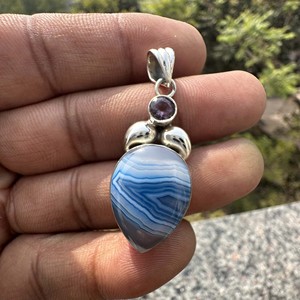 Pendentif en argent sterling 925 massif, style bohème, en forme de poire, avec pierre précieuse en agate améthyste pliée à la main, serti en bélière, vente en gros, cadeau, fête - Product Image 2