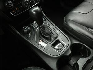 Jeep Cherokee Latitude Lux 2021, Volante a la Izquierda, 5 Plazas - Product Image 6