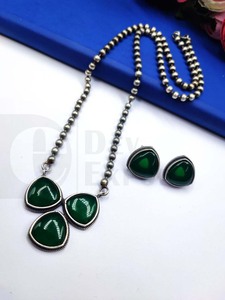 Gorgeous Brass Silver Necklace with Beautiful Monalish Stone Work <b>Oxidized</b> Pearl As Main Stone Stunning Design for Gifts - Product Image 6