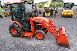 Kubota Wheel Tractor B2650HSDC Orange 4x4 Diesel Engine Used Tractor - Product Image 2