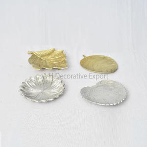 Bol en métal de forme antique chocolats de finition or et argent bol de service pour centre de table bonbons bol de service à vendre - Product Image 5