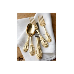 Ensemble de couverts de table décoratifs de table en or poli martelé ensemble de cuillère fourchette et de couteaux de luxe de la plus grande qualité à vendre - Product Image 1