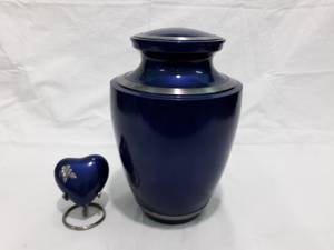 Elegante cremación con diseño floral Recuerdo conmemorativo decorativo y funcional para cenizas humanas - Product Image 5