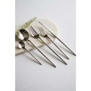 Juego de Cubiertos de acero inoxidable para experiencias gastronómicas de primera calidad con materiales ligeros y duraderos para uso diario - Product Image 1