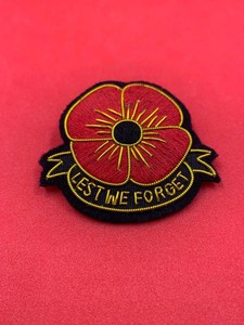 Sergé Tissu Adhésif Merrow Bordure À La Main T-shirts Patchs À Paillettes Avec Logos Personnalisables Paillettes Patchs-OEM Disponible - Product Image 3