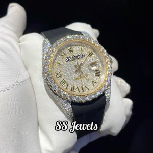 Montre d'affaires en acier inoxydable fabriquée à la main de luxe, verre, bracelet en silicone noir, style hip-hop, diamant, clarté VVS, moissanite - Product Image 1