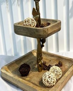 Support à gâteau décoratif en bois pour mariage et présentation de desserts festifs, créant une pièce maîtresse attrayante au charme rustique - Product Image 5