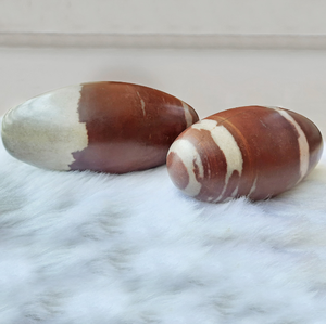 Pierre de Narmada naturelle Shiva Lingam Shivalinga sacré fabriqué à la main pour la méditation Reiki énergie spirituelle de guérison et décoration intérieure - Product Image 4