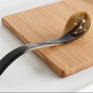 Ensemble de couverts de luxe écologiques, fabriqués à la main, cuillère et fourchette en corne naturelle, manche long, manche lisse et poli, qualité supérieure, respectueux de l'environnement - Product Image 1