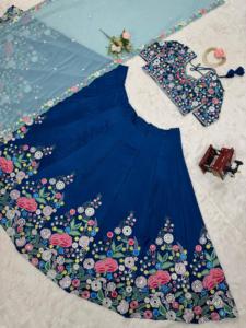 Hermoso Lehenga Choli de Seda para Bodas con Hilos y Lentejuelas, Listo para Fiestas de Invierno - Product Image 5