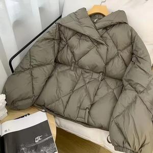 Nueva Chaqueta corta con capucha de invierno, Abrigo acolchado con diamantes, prendas de vestir, forro de nailon, moda gruesa, cálida, suelta, transpirable, técnica estampada - Product Image 4