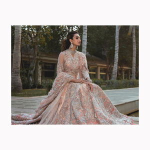 Derniers motifs ethniques indiens Élégant pour dames en soie Salwar Kameez Filet festif en coton pakistanais pour les fêtes - Product Image 3