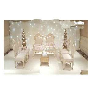 Chaises en bois blanches traditionnelles pour mandap de mariage indien gujaratien, ensemble de chaises en bois pour mandap de mariage, États-Unis - Product Image 1