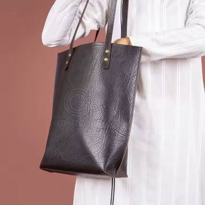 Sac à main fourre-tout en cuir véritable de haute qualité pour femmes Logo personnalisé Couleur unie Fermeture à glissière élégante - Product Image 6