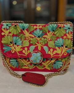 PERFECTO BORDADO BOLSOS ÚNICOS MEJOR Estilo bohemio Bordado Trabajo Mano Embrague Monederos Bolsos Diseño de lujo Forro al por mayor - Product Image 3