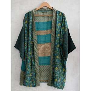 Kimono Bohemio de Talla Grande con Estampado Floral de Seda, Hecho a Mano, Transpirable, con Pantalones Cortos Estampados Indios, Bata de Salón - Product Image 1