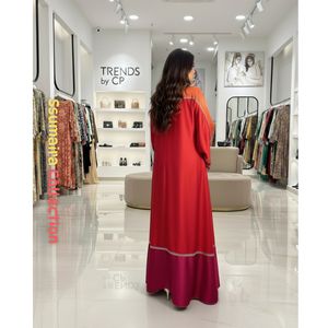 Robe de style kaftan ombrée rouge et rose, tendance par CP, vêtements formels arabes de luxe - Product Image 3