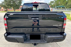 Nissan Frontier PRO-4X 2023, Cabina Doble 4x4, Gasolina, Bajo Kilometraje - Product Image 3