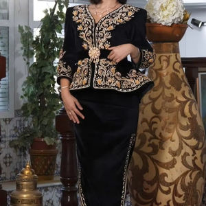 Nouveau-Belle veste noire élégante algérienne-ROBE Karakou avec perles de verre ornées de perles Dabka travail sur tissu velours = 2025 - Product Image 1