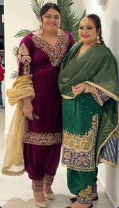 KURTA & SALWAR sur tissu de soie élégant embellissant les perles de verre cristal, DABKA travail pour les tenues de fête @ 2022 - Product Image 2