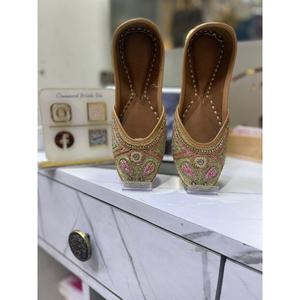 Chaussures fantaisie pour femmes en cuir véritable BS International, logo de marque personnalisé, impression, qualité durable, broderie, tendance de la mode - Product Image 6