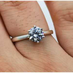 Anillo Solitario Hecho a Mano con Circonita Cúbica de Seis Puntas en Plata de Ley, Regalo de Cumpleaños, Aniversario o para Damas de Honor - Product Image 4