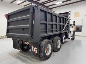 รถบรรทุกดีเซล 6x4 สำหรับงานหนัก แบบมีหัวลากและกระบะยกเทท้าย 3 เพลา สำหรับขนส่งสินค้าเชิงพาณิชย์และโลจิสติกส์ ขายส่ง - Product Image 6