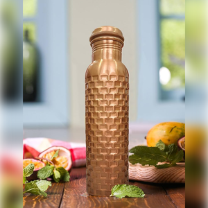 Bouteille d'eau unisexe en cuivre de conception de diamant antique personnalisée, verres de stockage et but de voyage, bouteille en cuivre personnalisée de 900 ML - Product Image 2