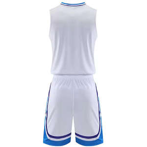 Conjuntos de uniformes de baloncesto de talla grande transpirables de poliéster 100% Diseño de logotipo personalizado Unisex Hecho en Pakistán - Product Image 2