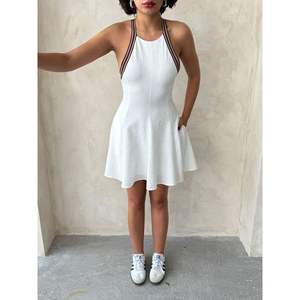 Robe de cocktail rayée sans manches - Product Image 5