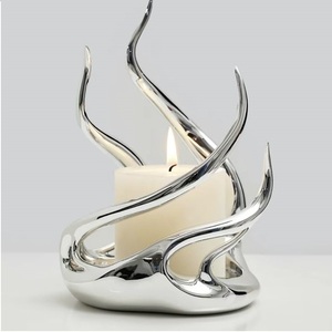 Bougeoir en métal finition antique bougeoir pour éclairage et décoration de la maison ensemble bougeoir décoratif élégant - Product Image 2