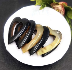 Collar con Colgante de Cuerno de Búfalo, Joyería Tribal Natural y Sostenible para Mujer, Alta Calidad - Product Image 4