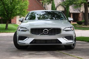 2019 V O L V O S 60 T8 E-AWD INSCRIPTION PARA ENVÍO - Product Image 1