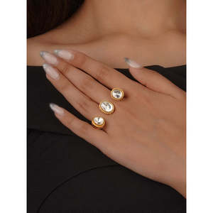 Bague Faux Polki Plaquée Or Couleur Blanche PK-R41 Bijou de Doigt Tendance et Élégant avec Incrustation Placage Or 18K - Product Image 3