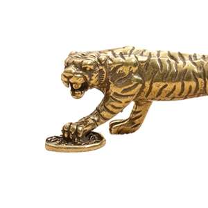 Escultura de tigre caminando de tigre de latón en miniatura estilo chino artesanías de latón antiguo decoración de escritorio adorno de animales para el hogar - Product Image 6