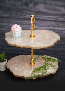 2ชั้นเรซิ่นยืนเค้กที่มีอุปกรณ์ฮาร์ดแวร์สำหรับการทำเค้กยืนตกแต่งบ้านสำหรับขนาดที่กำหนดเองสำหรับขาย - Product Image 4