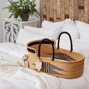 Panier en jonc de mer tressé pour bébés et poupées, design de panier de Moïse - Product Image 1
