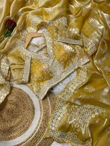 Superhit Maruti Fashion Bollywood Zimichu Saree en soie brodée avec magnifique travail de sequins et chemisier assorti, pour femme, tenue de mariage et de fête indienne - Product Image 3