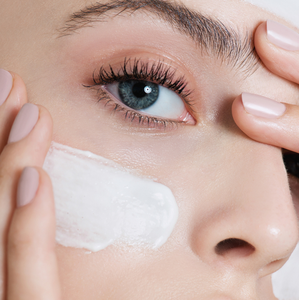 ESHUMI คอลลาเจน เกาหลี ครีมกันแดด SPF 50 PA+++ ผิวขาวกระจ่างใสทุกสภาพผิว ปราศจากการทดลองกับสัตว์ ปราศจากพาราเบน ปราศจากซัลเฟต อายุการเก็บรักษา 3 ปี - Product Image 3